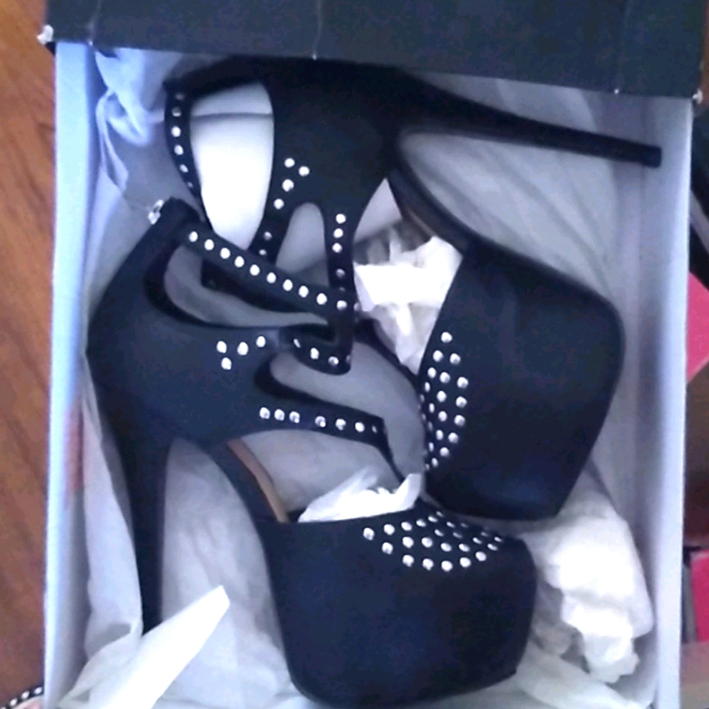 Black platforms